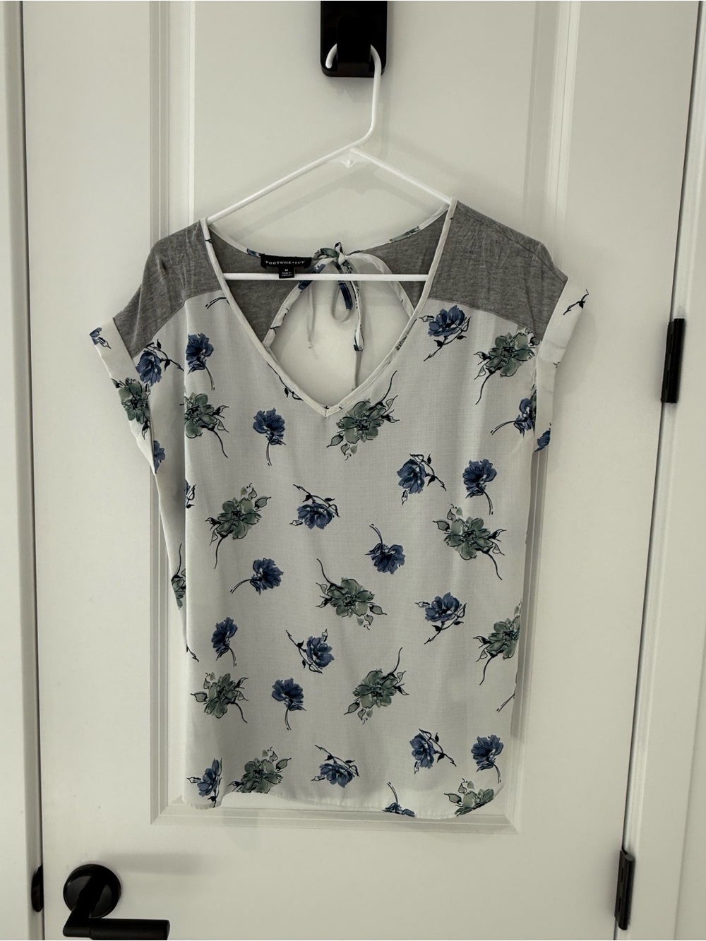 Tie-Back V-Neck Floral Blouse in White with Blue Flowers